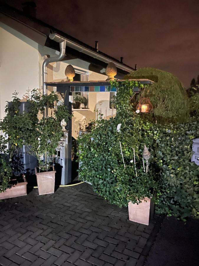 Appartement Region Esslingen - Naehe Messe - Flughafen - Stuttgart - Wohnen Und Arbeiten Auf Zeit In 120M2 Wohlfuehlatmosphaere - Ab 3 Uebernachtungen - Geeignet Fuer 4 Pers Incl Kinder - Beistellbett Moeglich - Kinder Und Tiere Willkommen - Garage F 알트바크 외부 사진