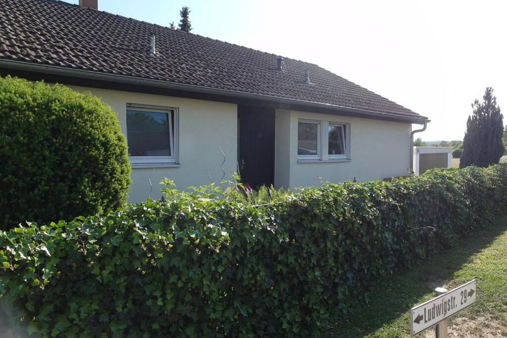 Appartement Region Esslingen - Naehe Messe - Flughafen - Stuttgart - Wohnen Und Arbeiten Auf Zeit In 120M2 Wohlfuehlatmosphaere - Ab 3 Uebernachtungen - Geeignet Fuer 4 Pers Incl Kinder - Beistellbett Moeglich - Kinder Und Tiere Willkommen - Garage F 알트바크 외부 사진